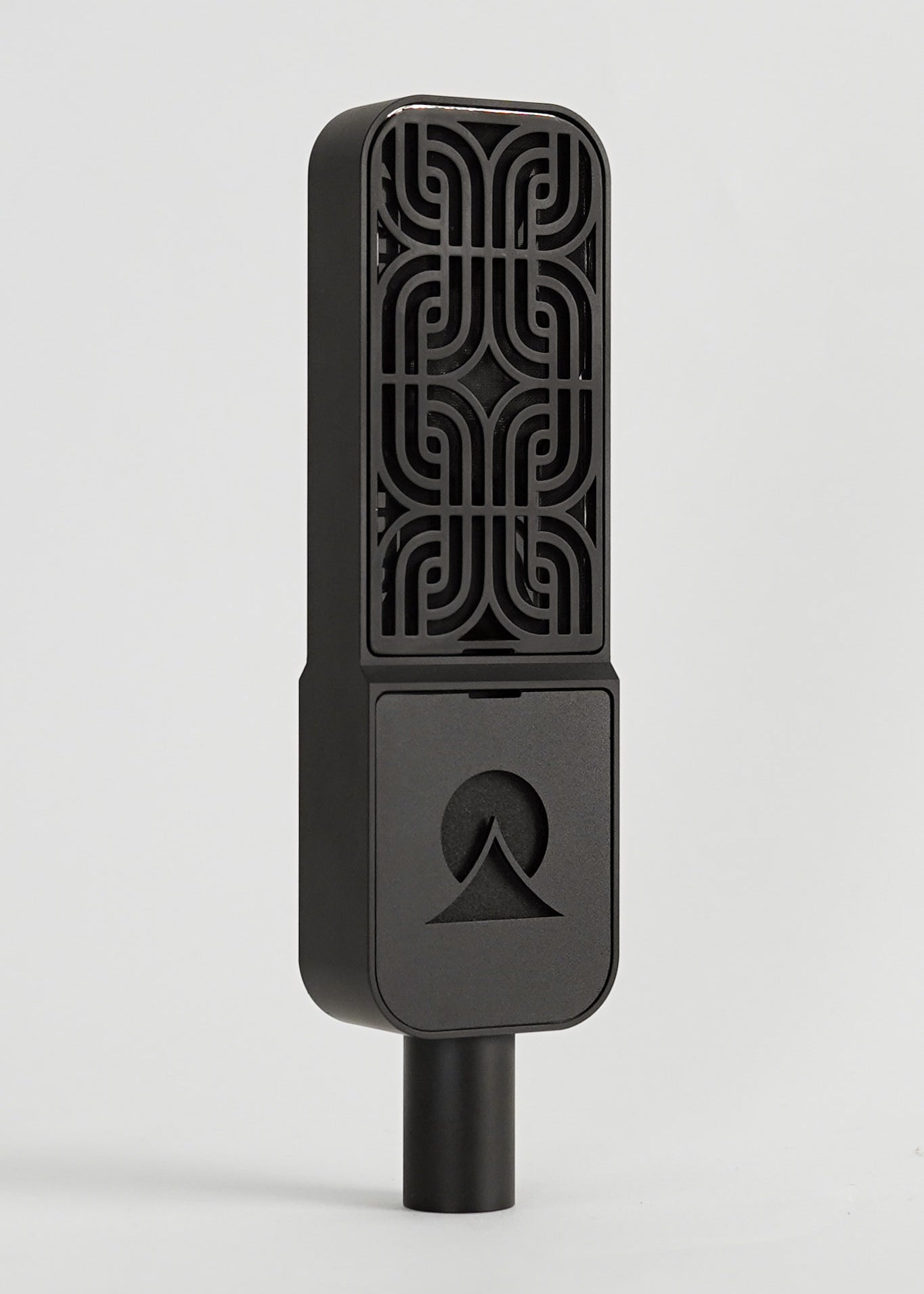 241221_OhmaBlackBlackCondenserMotif-1.jpg