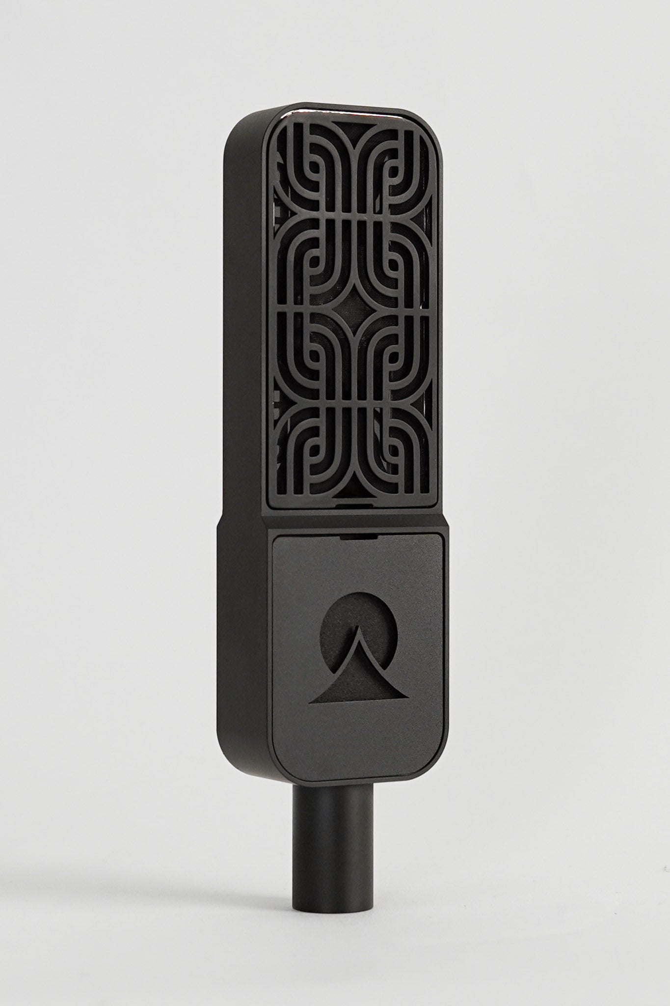 241221_OhmaBlackBlackCondenserMotif-1.jpg