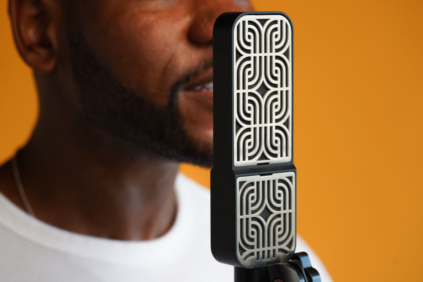 ohma-motif-vocals-black-stainless.jpg