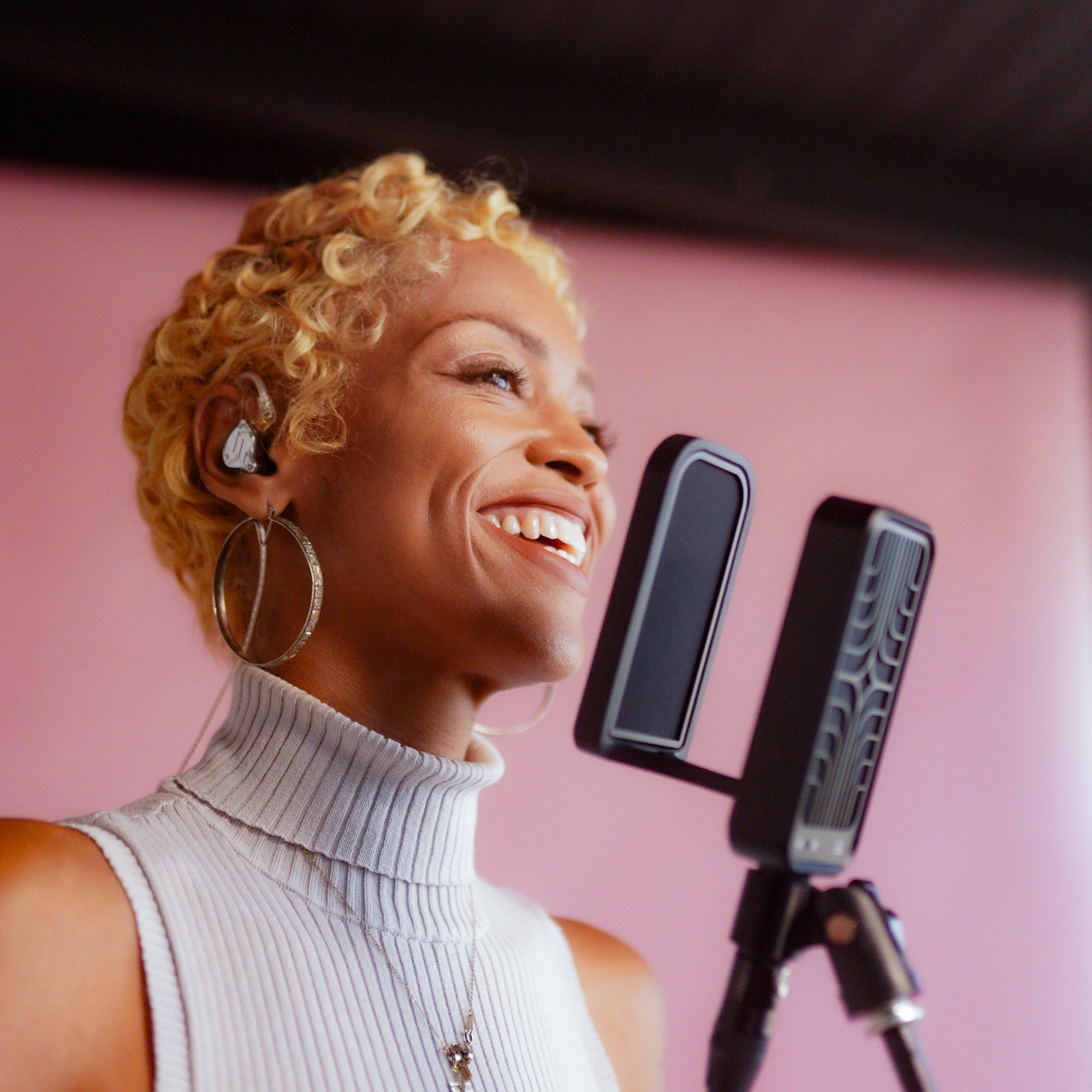 ohmie-pop-filter-cherrel-1x1.jpg